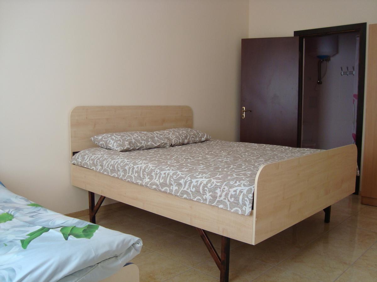 Hostel Sofia ชึโตเมอร์ ภายนอก รูปภาพ