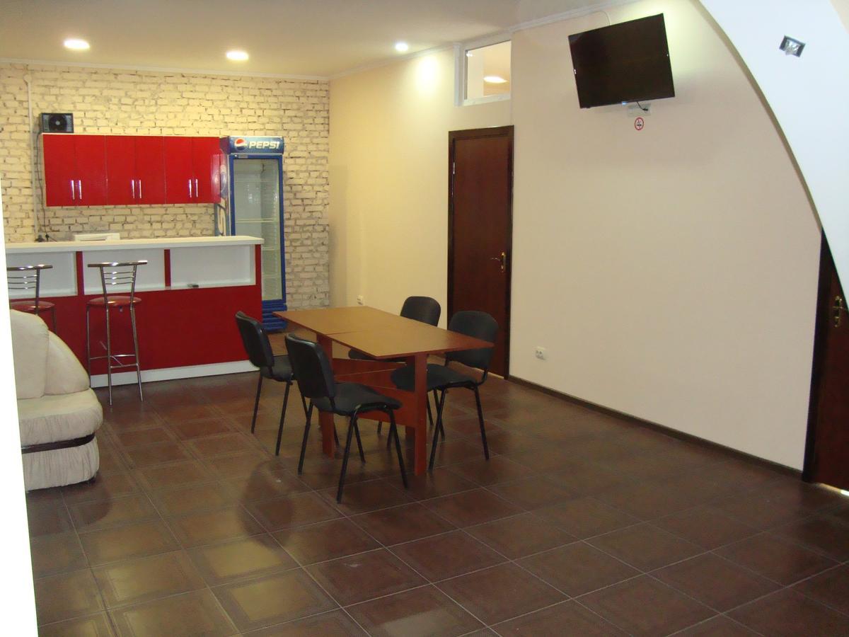 Hostel Sofia ชึโตเมอร์ ภายนอก รูปภาพ